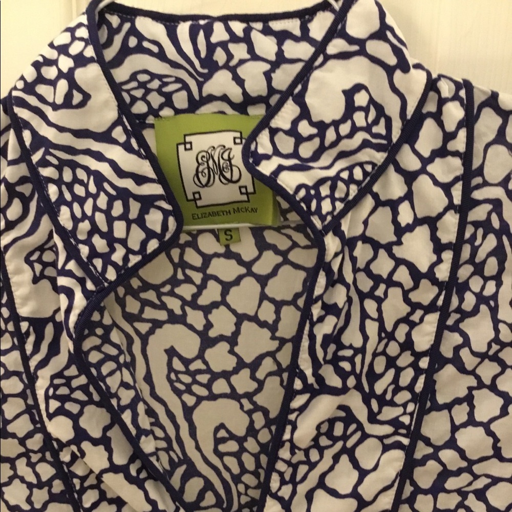 Elizabeth McKay White and Navy Patterned Tunic